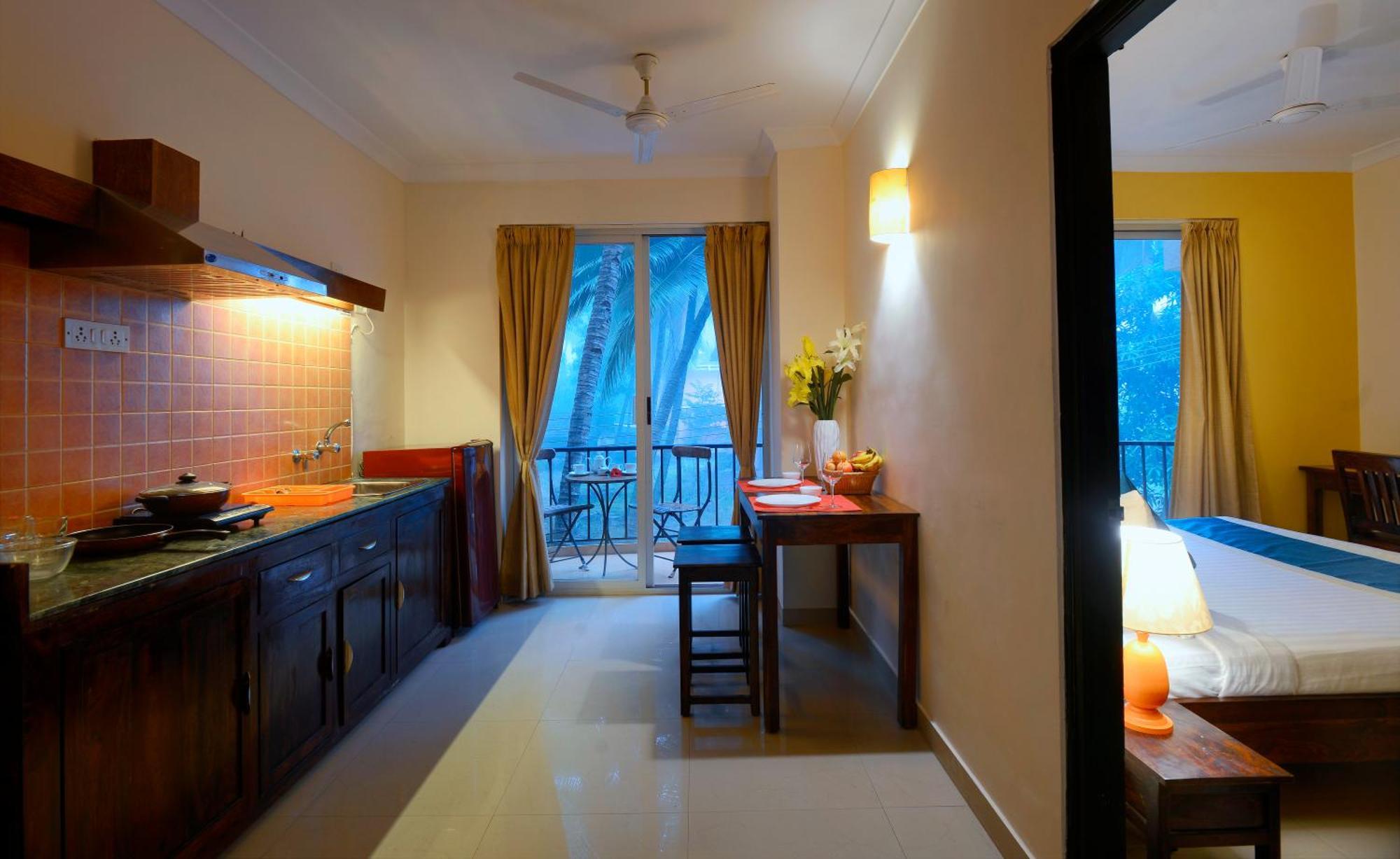 Treehouse Blue Hotel & Serviced Apartments Majorda Exterior photo